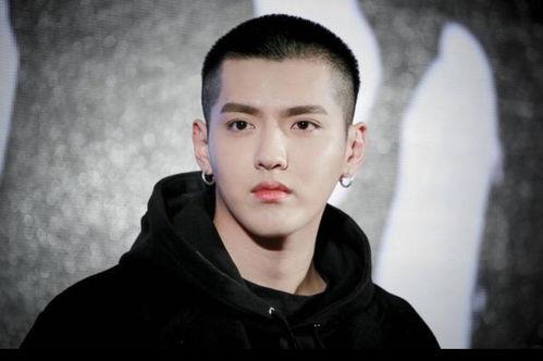 最新八卦爆料肖战图片,神秘美女同行，恋情疑云再起